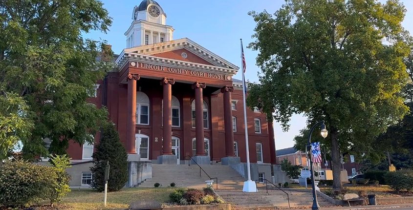 Free Restaurant Bootstrap Website Template by FreeHTML5.co